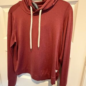 Vuori essential halo hoodie x2